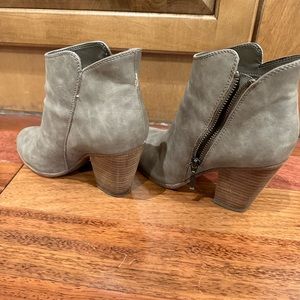 Heeled boots